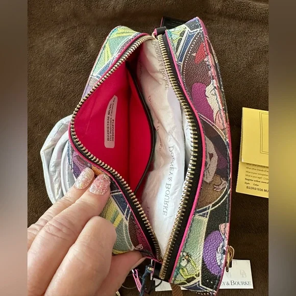 Rescuers Down Under Disney Dooney crossbody - Picture 4 of 6